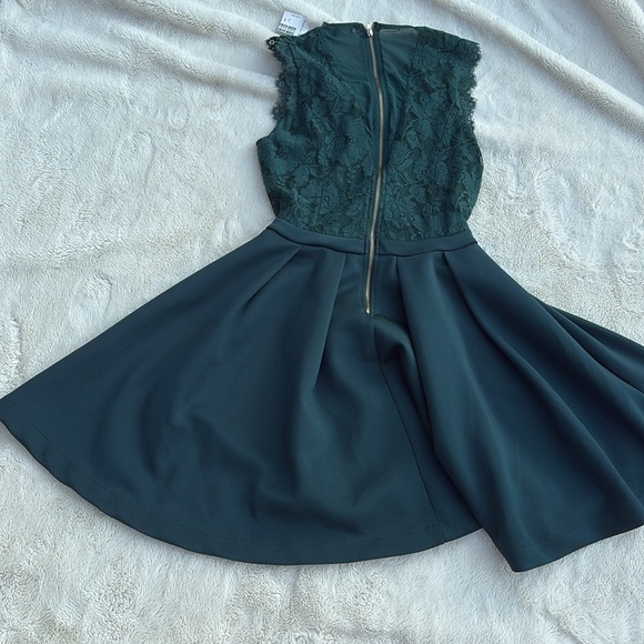 Streetwear Society Lace Skater Dress – Dark Green Elegance | Size Small - Picture 4 of 4